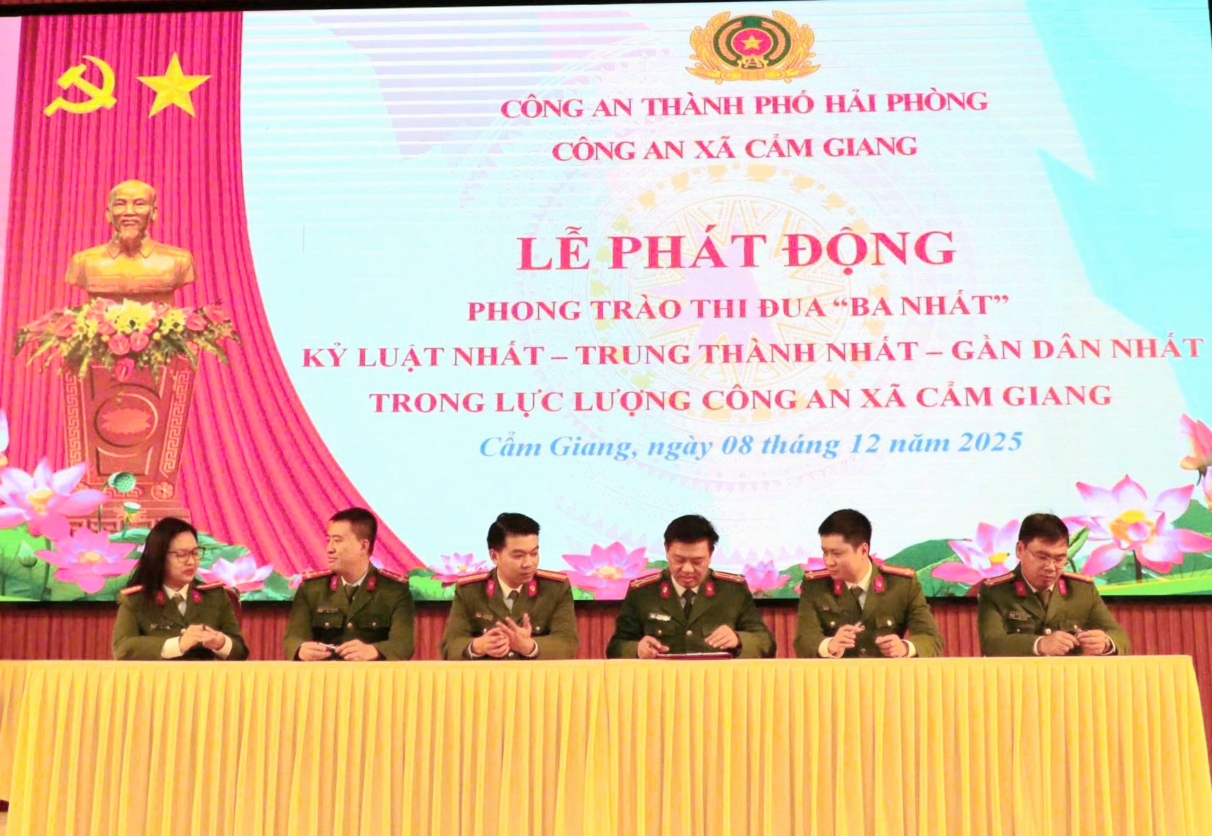 Công an xã Cẩm Giang phát động phong trào thi đua “3 nhất”, tổ chức diễn đàn lắng nghe ý kiến Nhân dân